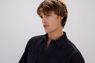 Kérastase-Modell für Genesis Homme